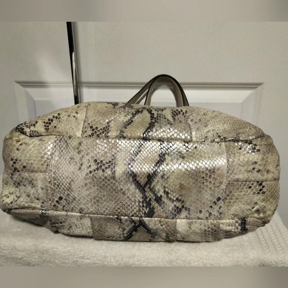 Authentic Coach Madison Maggie Python Embossed Leather Shoulder Bag 18929